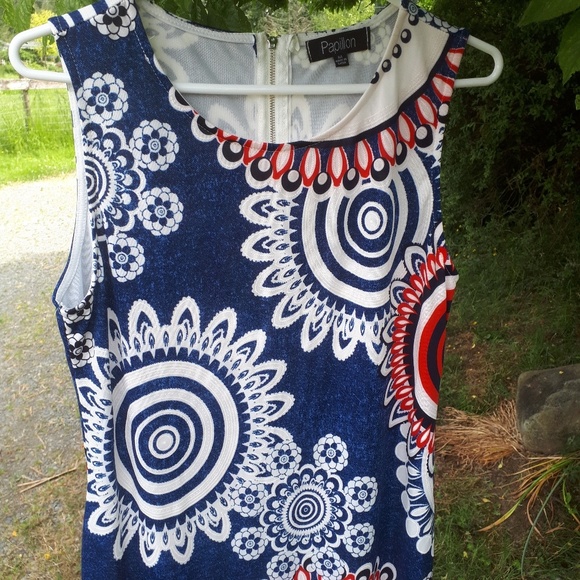 Papillon Sleeveless Dress - Picture 4 of 6